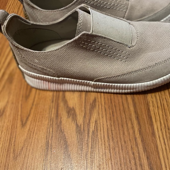 Sorel out n about tan slip on women's shoes soft taupe size 7 155 - Picture 10 of 10